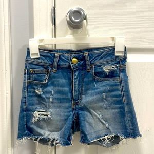American Eagle | distressed jean shorts